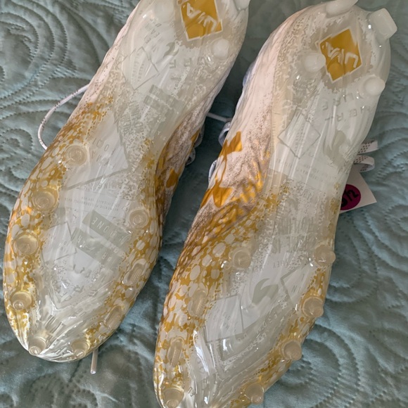 Under Armour White and Gold Women's Shoes - Picture 4 of 5